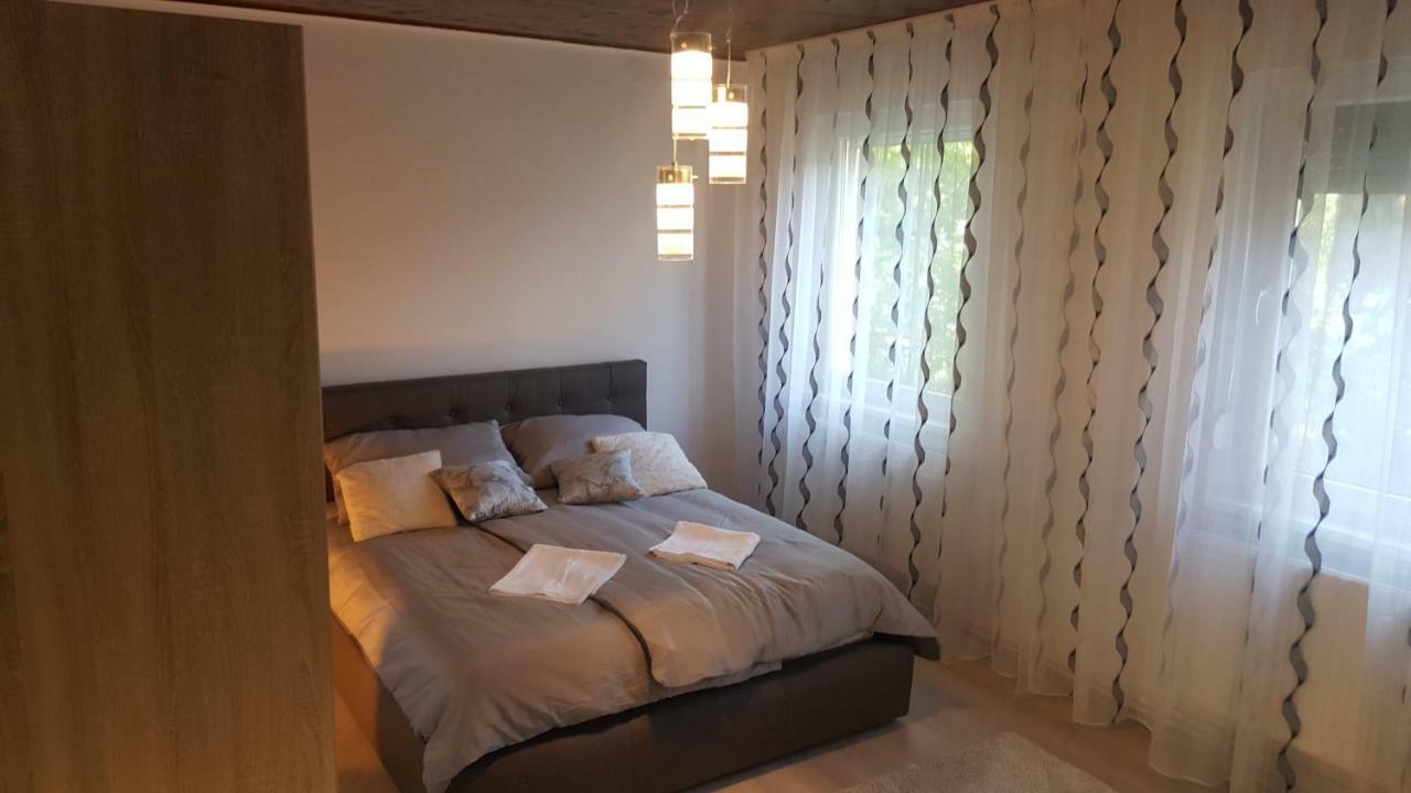 Gutenberg Utca Apartman Szeged Exterior photo